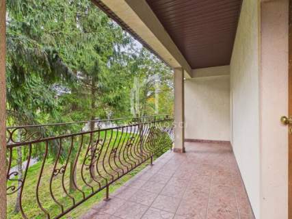 DOM 110M2- KROSNO-UL WIEJSKA- DZIAŁKA 8.20 AR