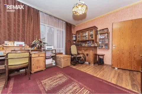 Dom lub biuro z dużym ogrodem w centrum Komorowic