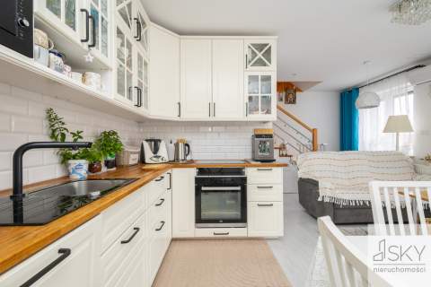 90m , 2 poziomy, 2 miejsca park., balkon, 4 pokoje