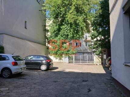 78 m2 - 3 pokoje, potencjał na 2 mieszkania blisko Parku Śledzia...