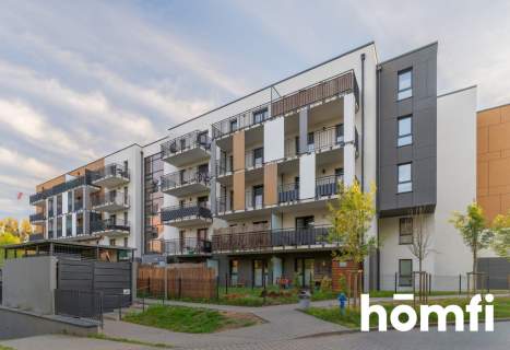 Nowoczesne mieszkanie balkon widok na zieleń
