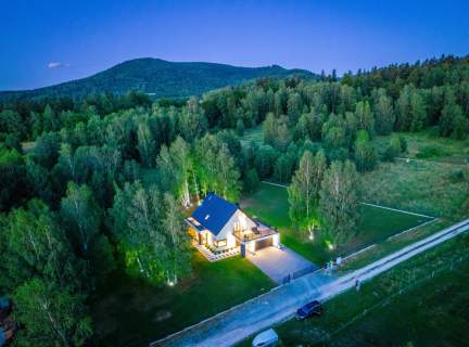 Nowoczesny dom z panoramicznym widokiem na góry