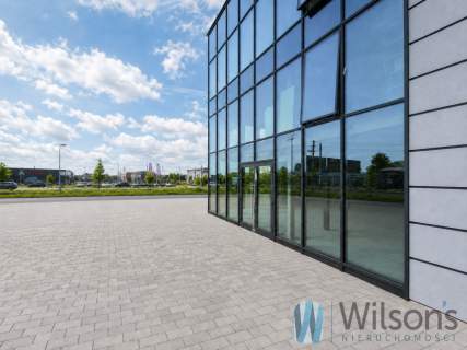 Nowoczesny budynek komercyjny na Włochach 276 m2