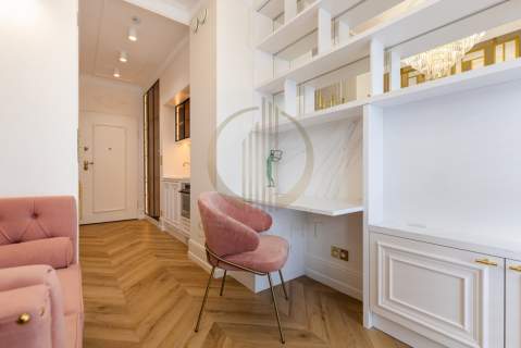 Nowoczesne, klimatyzowane studio w Villa Regalo