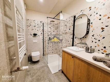 Apartament w centrum miasta z dużym tarasem