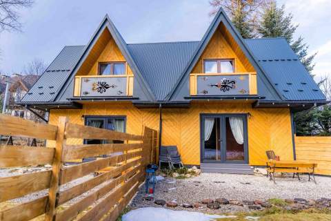 Działka zabudowana drewnianym domem w Murzasichlu