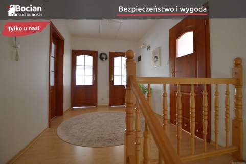 Willa pod lasem Duży ogród Niedaleko Gdyni 
