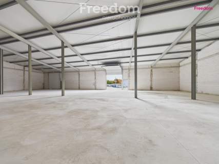 Na wynajem hala magazynowa 740m2 - PIONKI