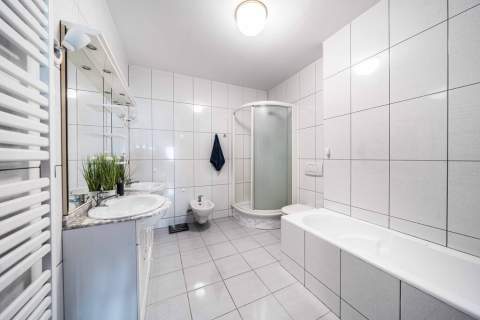 Mieszkanie 103 m2 i dwa garaże Jeżyce