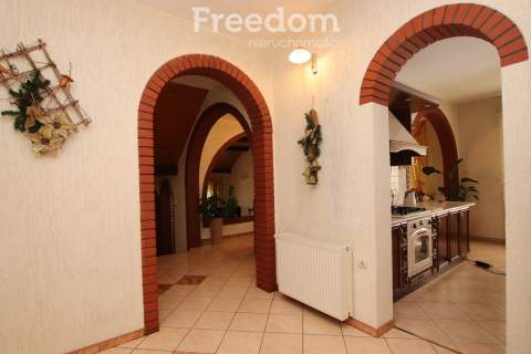 Przestronny elegencki dom gotowy do zamieszkania
