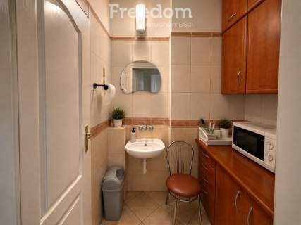 Lokal do wynajęcia 83m2 z miejscem postojowym