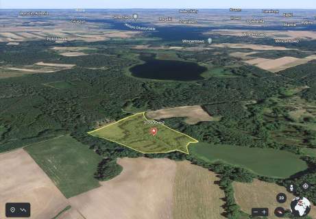 Działki z linią brzegową dwóch jezior.