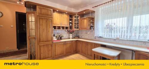 PRZESTRONNY DOM WOLNOSTOJĄCY NIEDALEKO MORZA