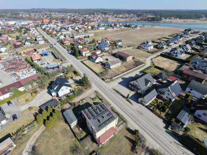 Dom z 3 niezależnymi wejściami na 2 bądź 3 rodzin