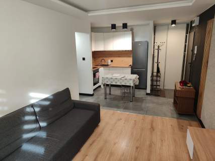 Mieszkanie o pow. 35m2, balkon, II piętro, ul. Nowy Świat