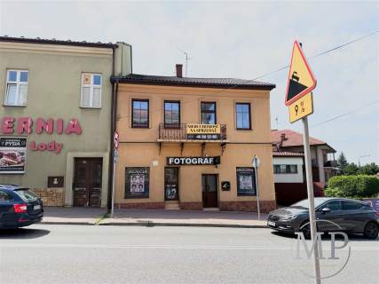 Kamienica inwestycyjna w centrum Kalwarii z ogrode