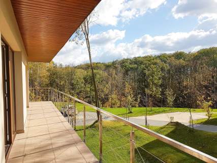 Przestronny apartament w zielonej okolicy