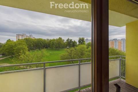 Komfortowe 60 m z dużym balkonem.