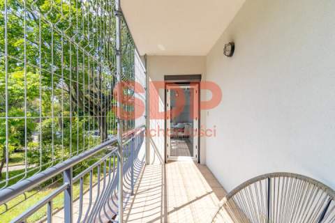 42 m2 2 pokoje Aneks Balkon loggia z widokiem na zieleń