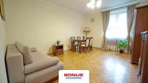 Śródmieście, 2 pokoje, 1 piętro, Spokojna.