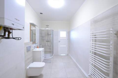 1 piętro, zadbana kamienica, 90 m2