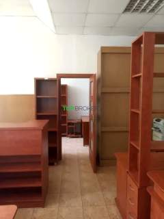 Wygodny lokal usługowy z witryną