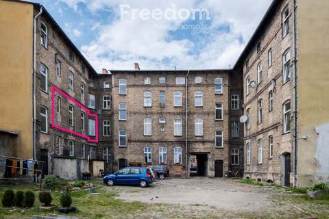 Przestronne mieszkanie 90 m w starej kamienicy