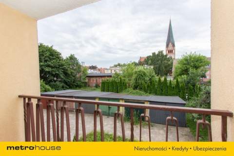 3 pokoje z balkonem na 1 piętrze w centrum
