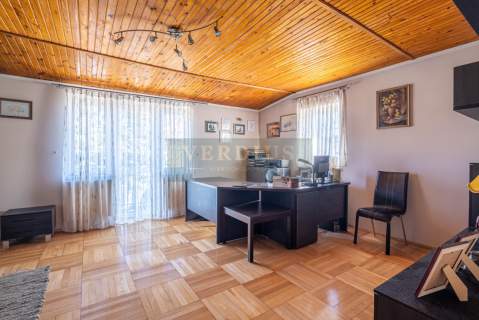 Dom dla rodziny, 4 pokoje biuro 100m2.