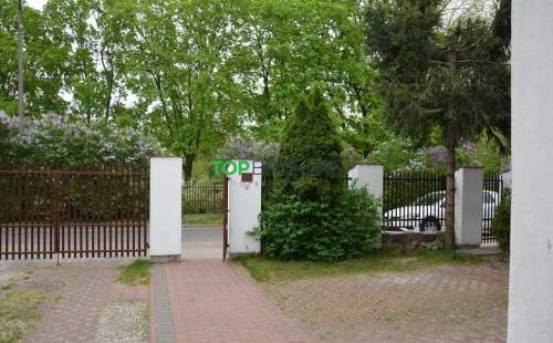 Komfortowy dom z ogrodem