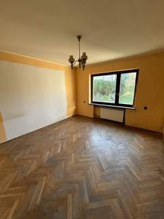 Trzebnica ul. Reymonta dom 336 mkw stan do remontu
