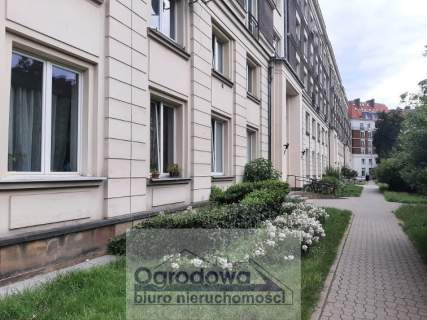 1 pokojowe z oddzielną kuchnią przy pl.Zbawiciela