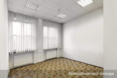 Duży teren z biurami i magazynami blisko Rynku