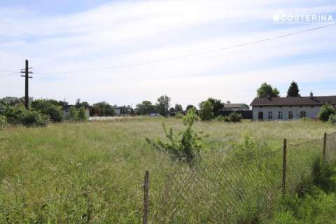 Działka budowlano-usługowa 2397 m2 w centrum Liniewa
