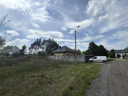 Siedlisko nad rzeką 50 km od Warszawy