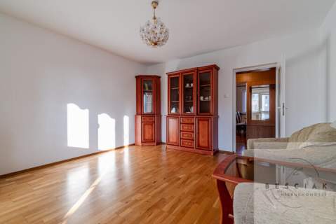 Tarnów ul. Dąbrowskiej 26 1.p. 64 m2 balkon piwnica k