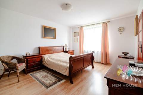 Dom na wzniesieniu z tarasem, działka 5882 m2