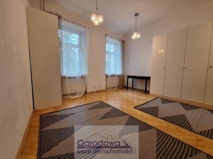 Artystyczna Praga kawalerka w kamienicy ul.Targowa