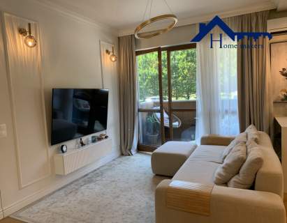 Dwu pokojowy apartament przy Polach Mokotowskich