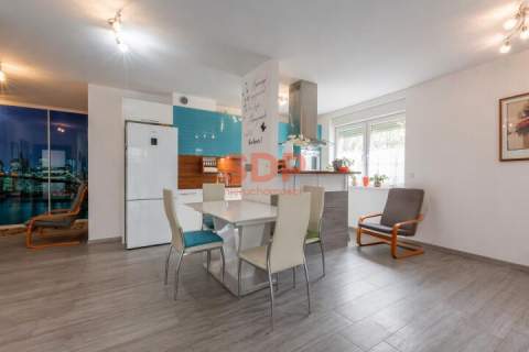 Ładny standard Ogródek Ustawny salon Stabłowice