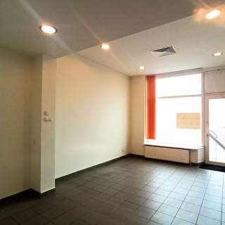Handlowo - usługowy, witryna, parter, 38 m2
