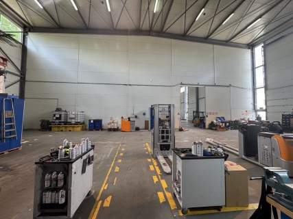 Magazyn 1200 m2 biuro 580 m2 rampa Puławska Warszawa