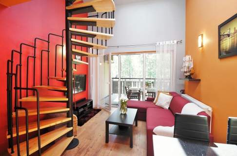 Apartament wakacyjny w sercu sosnowego lasu