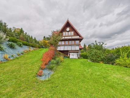 Drewniany dom z widokiem na Tatry   Dursztyn