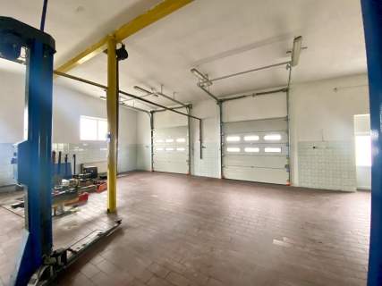 Lokal przy trasie E7 pod serwis, usługi, magazyn