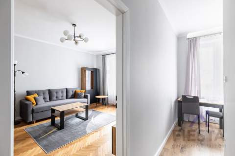ul. Białobrzeska 37,4 m2 pokój z kuchnią 