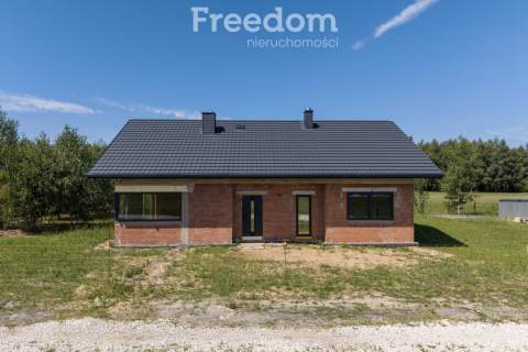 Komfortowy dom parterowy w okolicach Łasku.