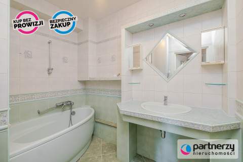Południowe Duży balkon Piwnica 10m2