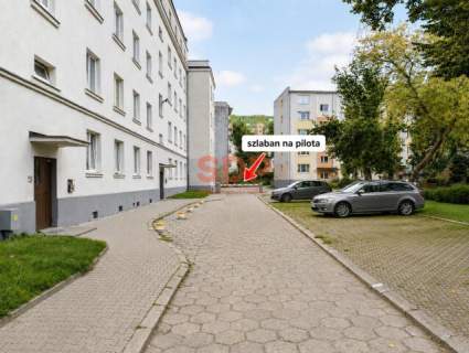 Rozkładowe 2 pokoje w cegle, parking za szlabanem