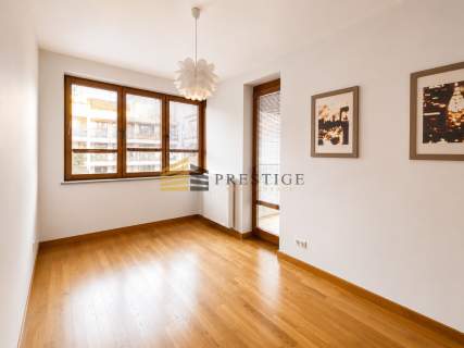 Przestronny 4-pokojowy apartament Wilanów